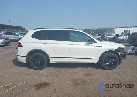 2023 Volkswagen Tiguan 2.0T Se R-Line Black z USA, uszkodzony, nr VIN 3VV8B7AX9PM055640